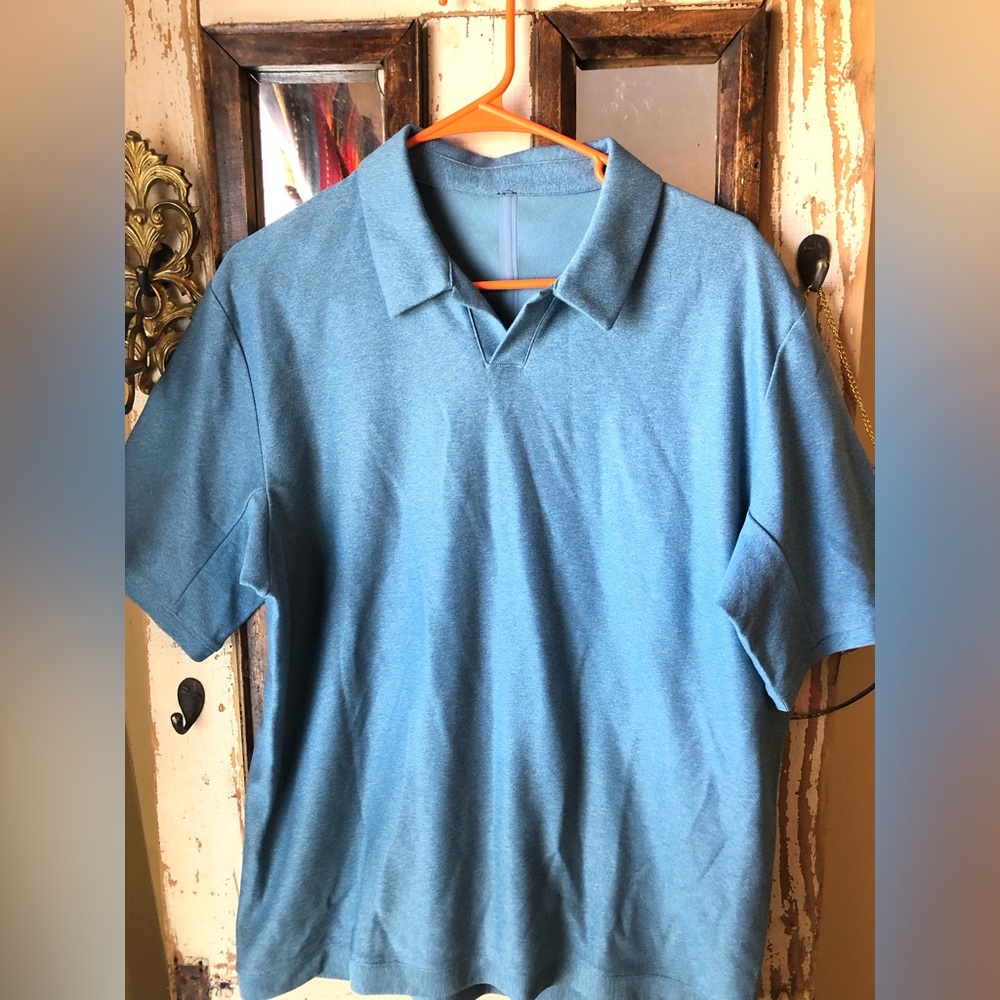 Lululemon men’s blue medium buttonless polo shirt shirt sleeve